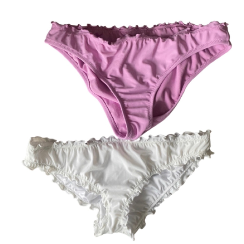 2 pack of bikini bottoms both size M ruffled and 1 with scrunch booty